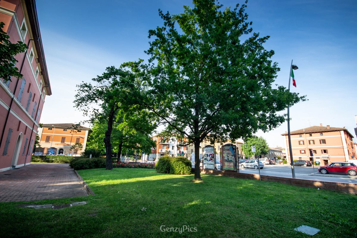 Giardino del Comune di Argelato. Vista sul lato est