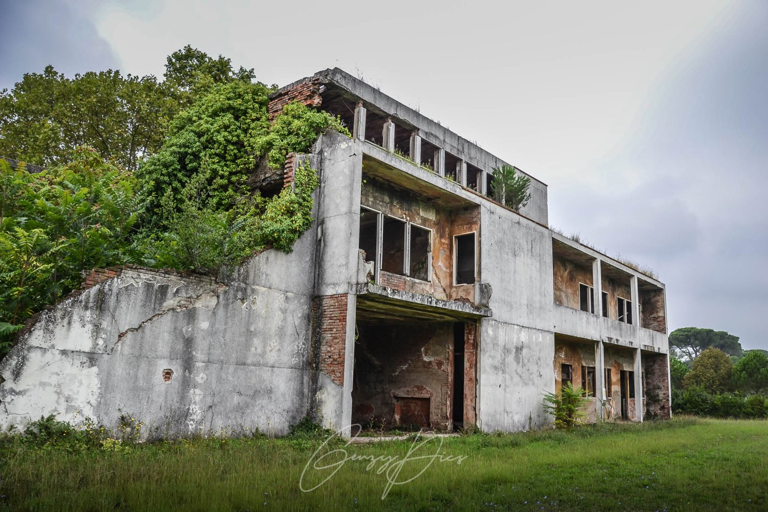 Villa Muggia Imola abbandonata