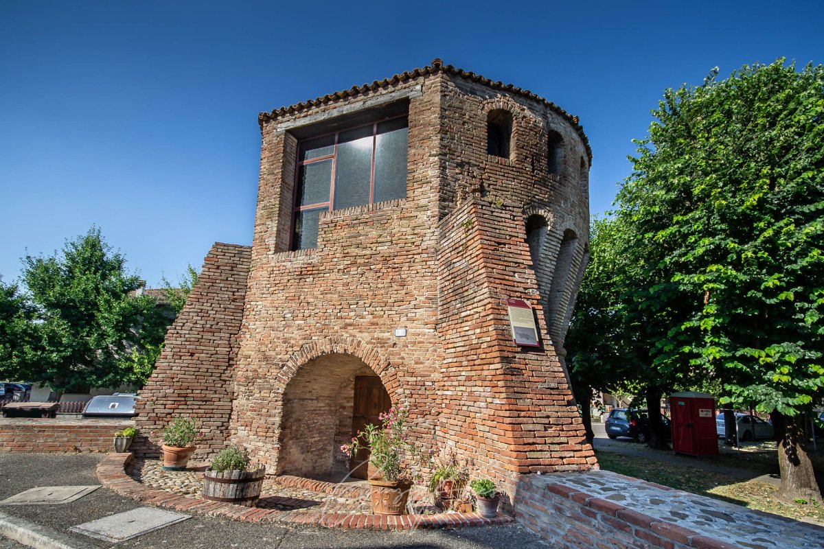 Torrione medievale di Castel Guelfo