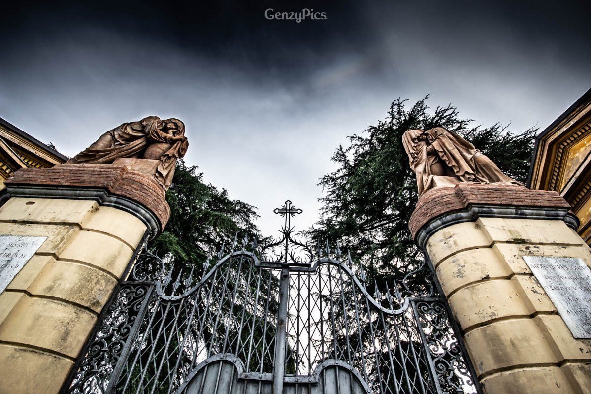 Piagnoni e Piangoloni della Certosa di Bologna