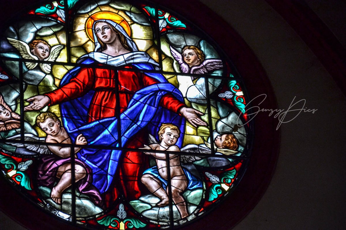 Chiesa di Mascarino vetrate e interni Santa Maria Venezzano vetrate