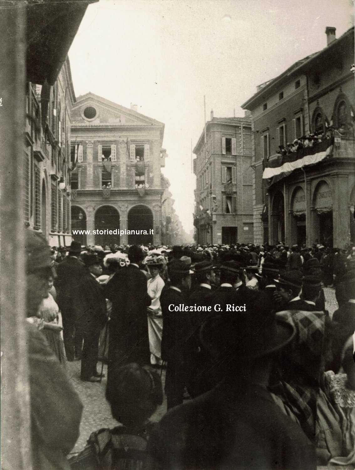 Bologna, Via Ugo Bassi foto d'epoca