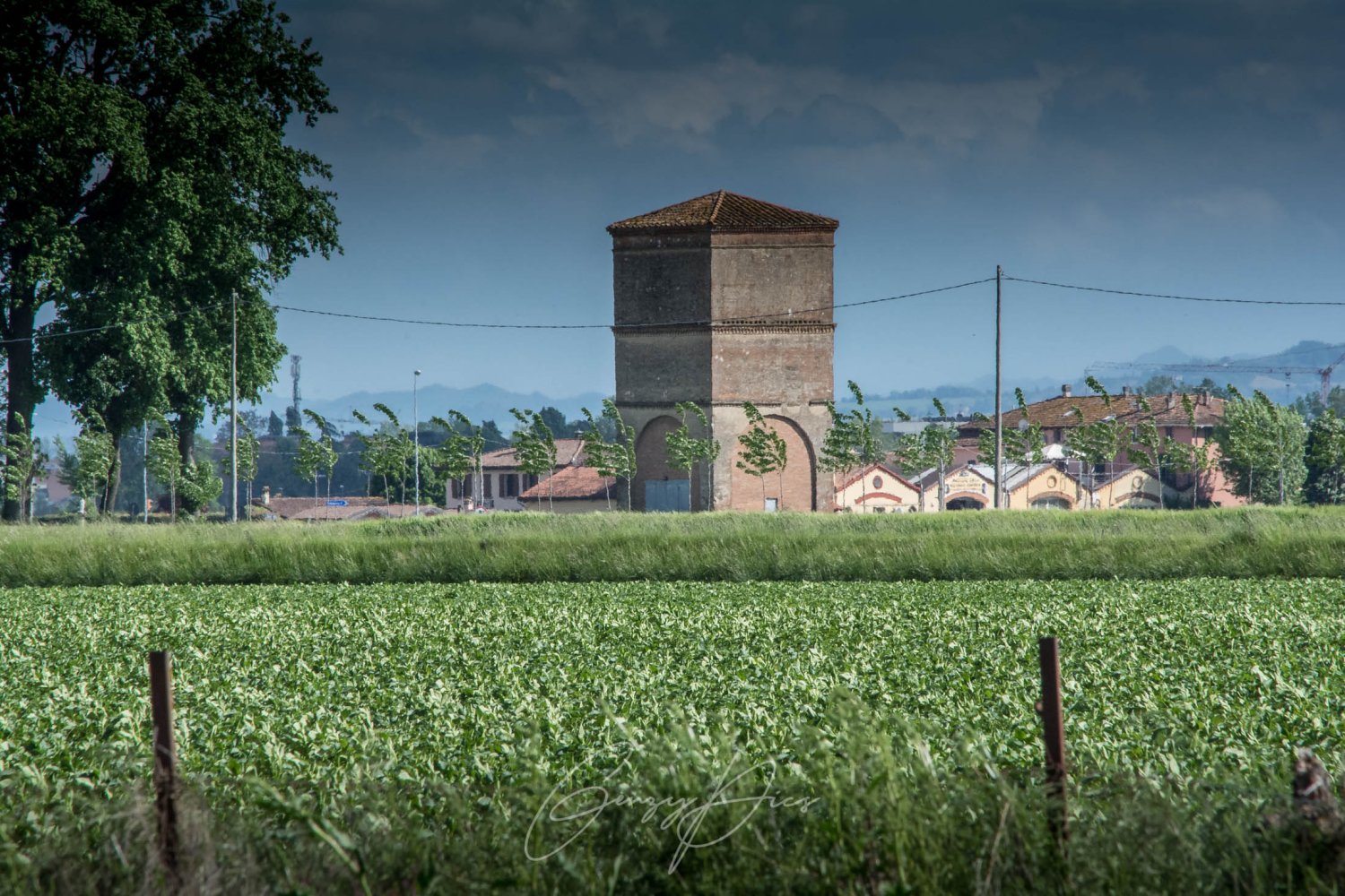 Villa Fibbia, torre colombaia
