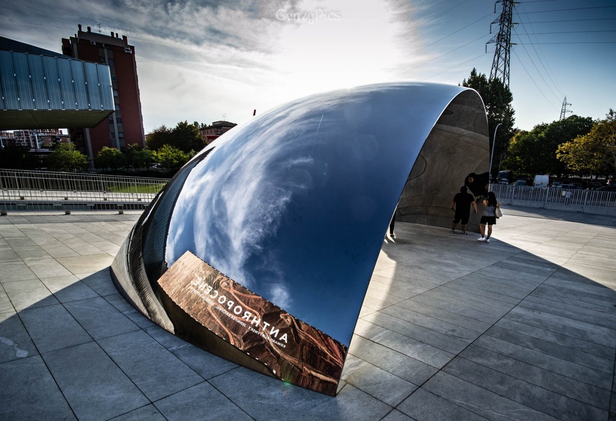 Anish Kapoor - Reach