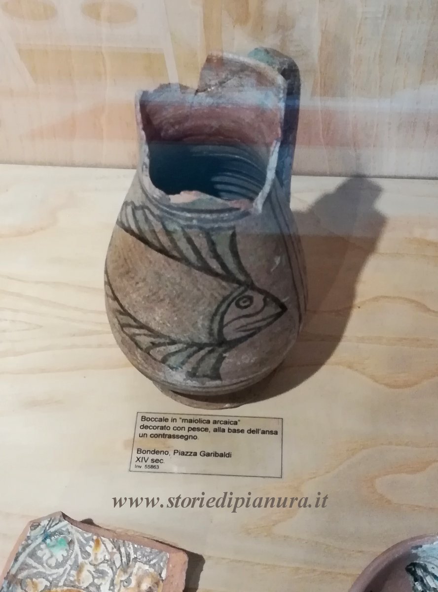 Museo Archeologico di Stellata, sala IV, boccale decorato