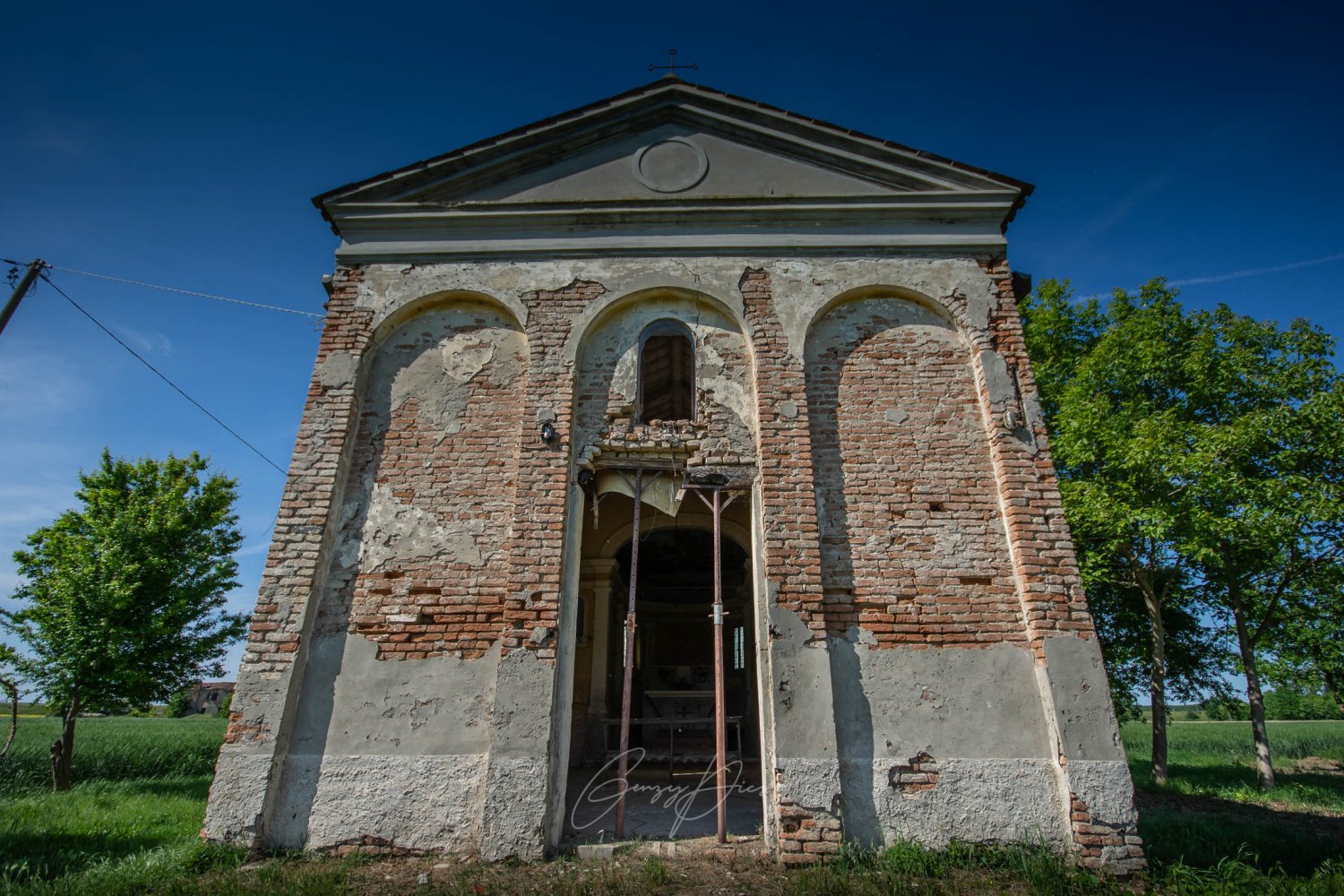 Oratorio campestre abbandonato Bonello di Gaiba