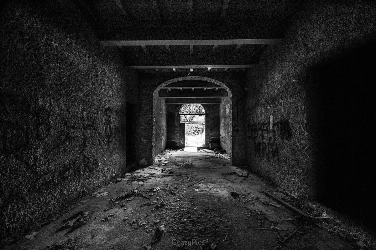 Palazzo Fontana - Loggia passante piano terra