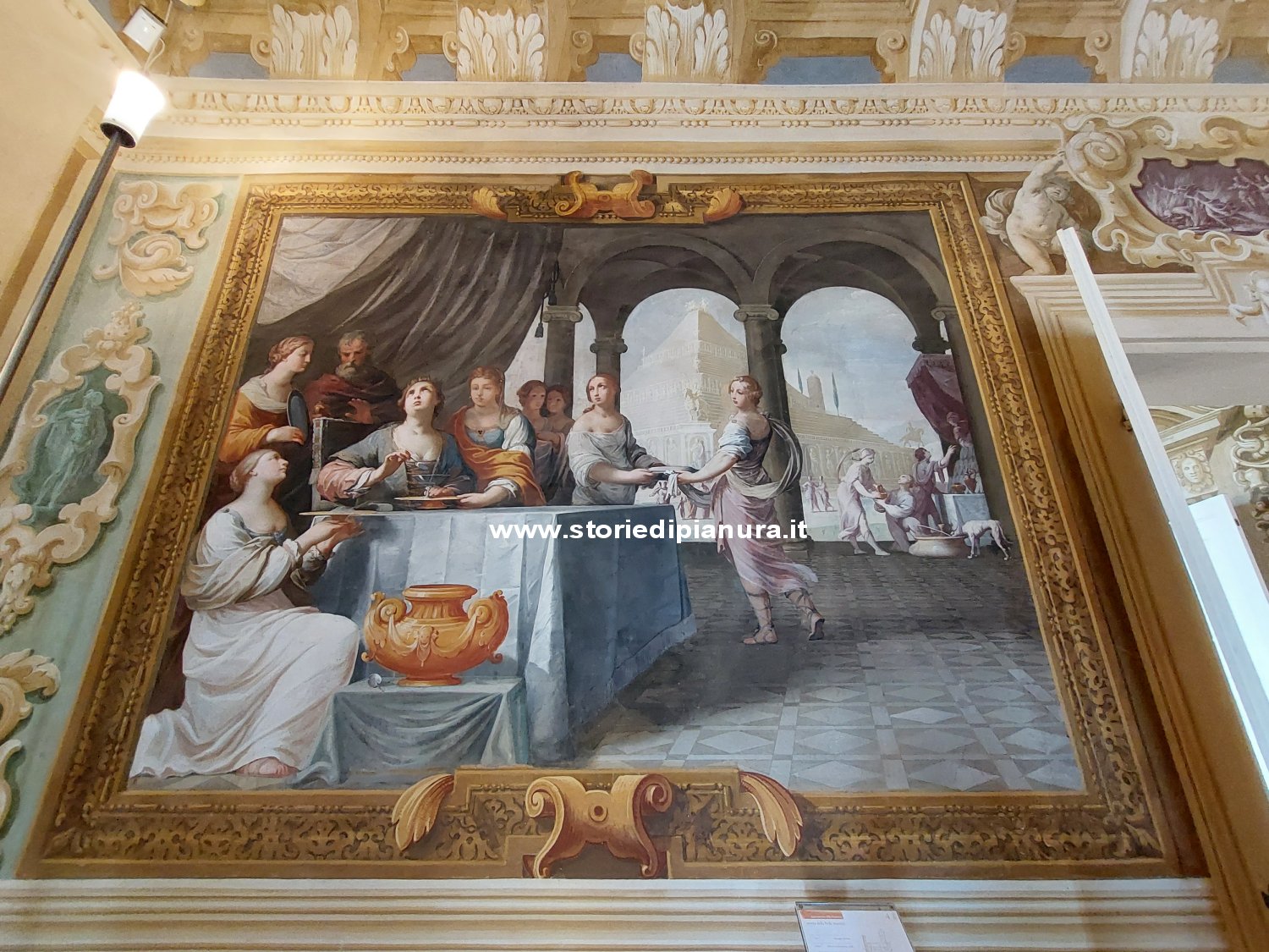 Camera delle fede maritale, Artemisia che scioglie le ceneri di Mausolo nella bevanda