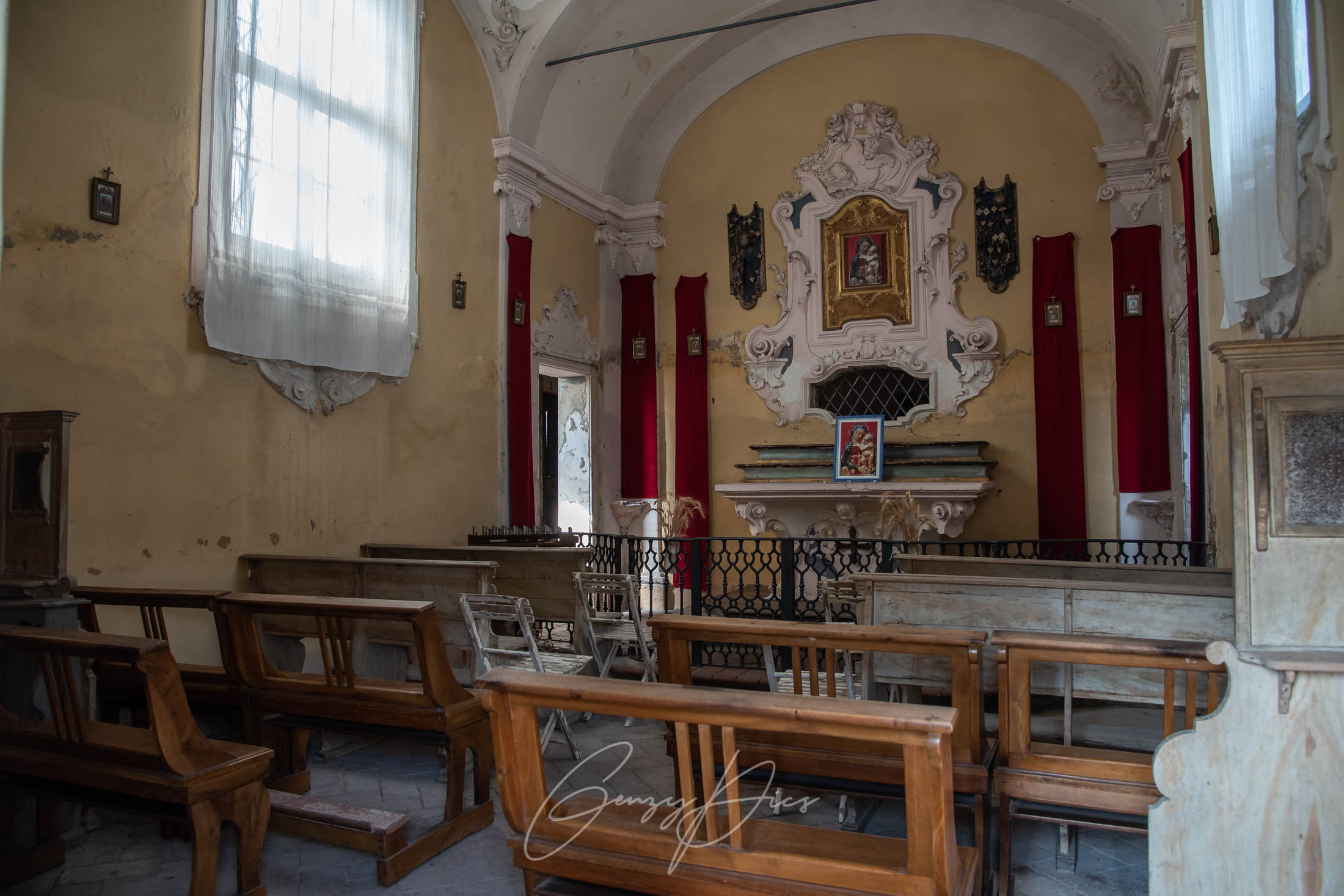 Interno Oratorio Madonna dell'Oppio