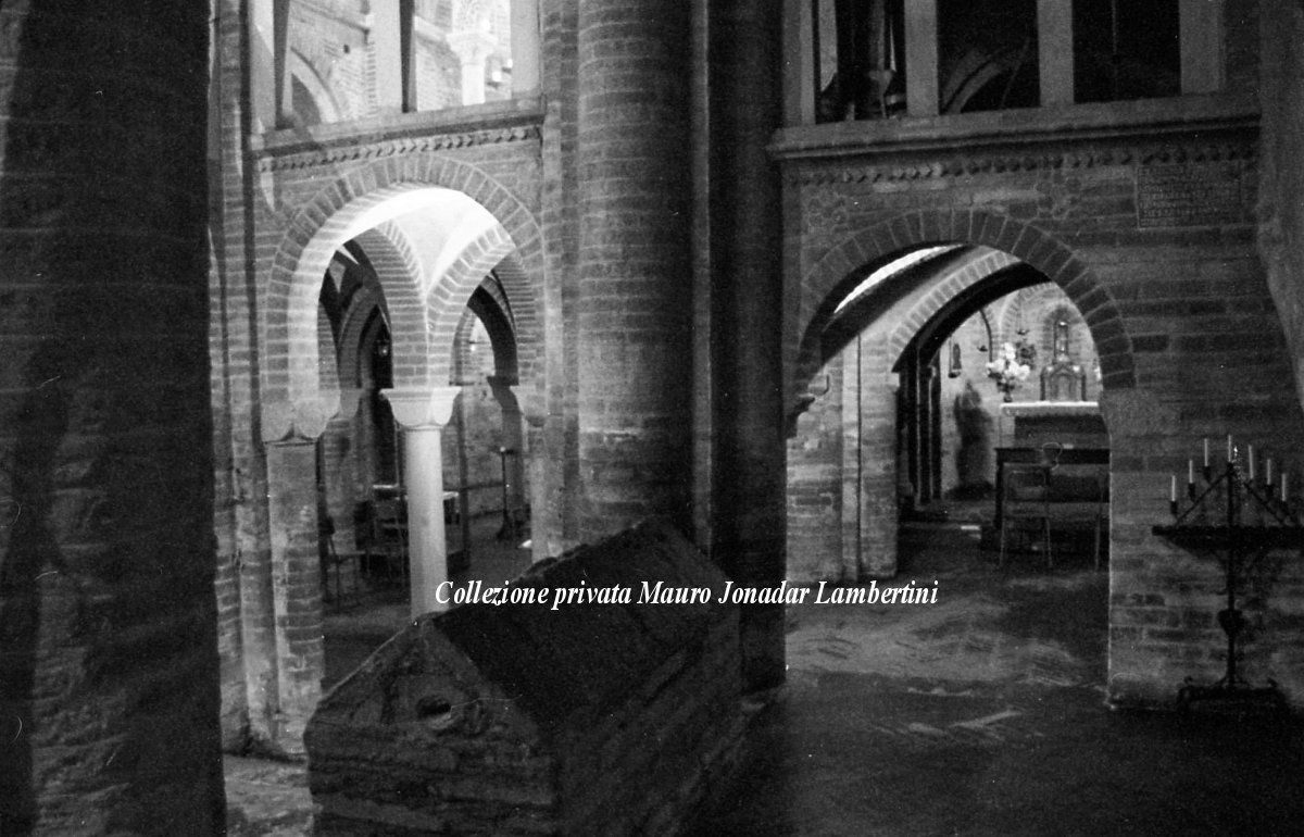 Sarcofago ritrovato nella Pieve di Sala Bolognese