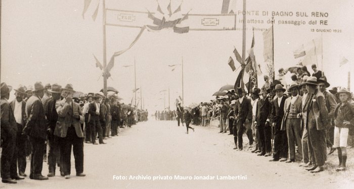In attesa del Re - Bagno di Piano 1925